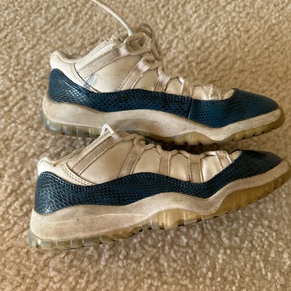 Nike Air Jordan 11 Retro Low LE Snakeskin Navy Kids Size 2Y - Picture 4 of 6